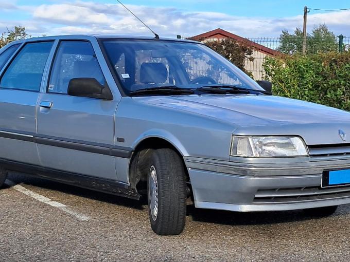 Renault 21 GTS "Symphonie" de 1990
