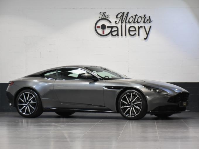 Aston Martin DB 11 de 2020