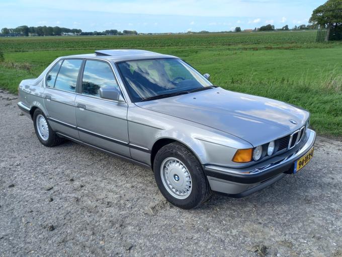 BMW Série 7 735i de 1987