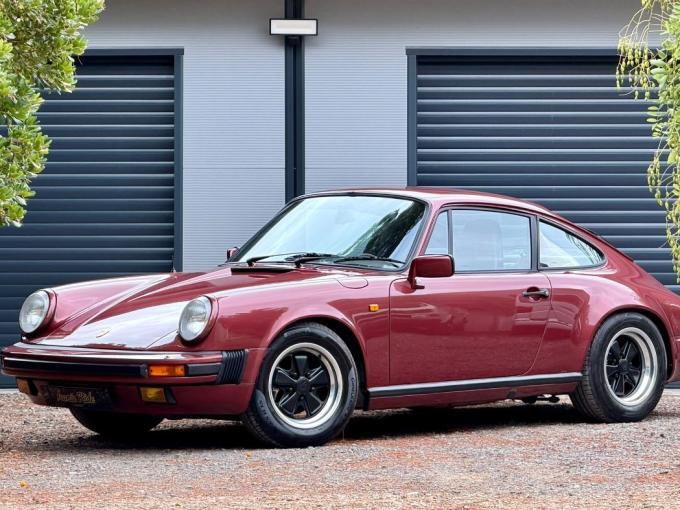 Porsche 911 3.2 SONAUTO REFECTION  MOTEUR BV SELLERIE PEINTURE de 1985