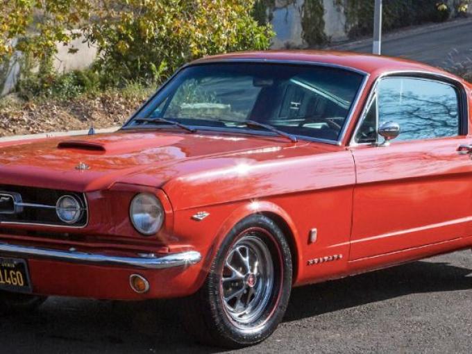 Ford Mustang FASTBACK de 1966