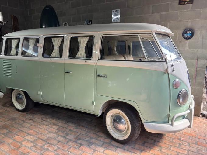 Volkswagen Combi T1 split window bus Brazilian bus de 1974