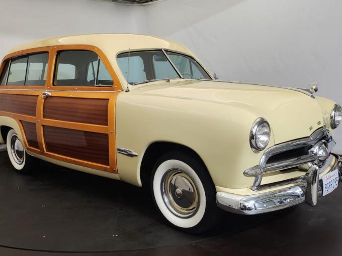 Ford Woody Custom Station Wagon de 1949