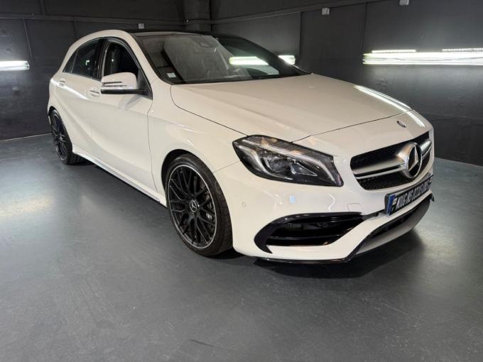 Mercedes-Benz A 45 AMG 4MATIC de 2016
