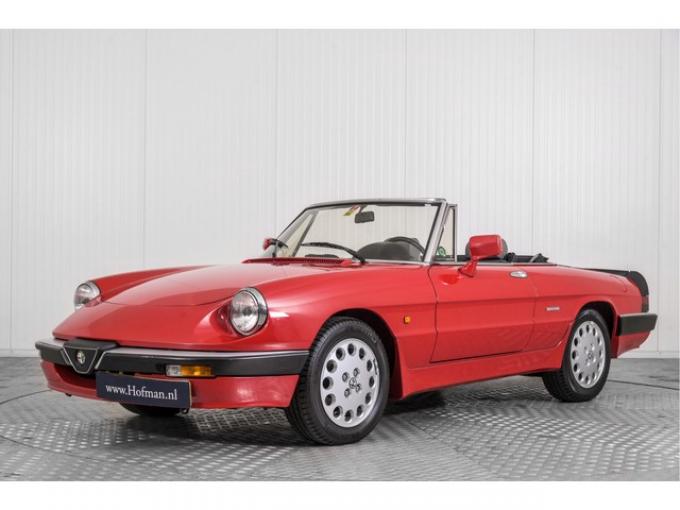 Alfa Roméo Spider 2.0  quadrifoglio avec seulement 75 000 KM!  de 1988