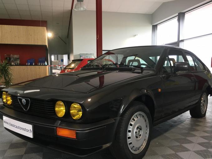 Alfa Roméo Alfetta GT V 6 2.5 coupé de 1983