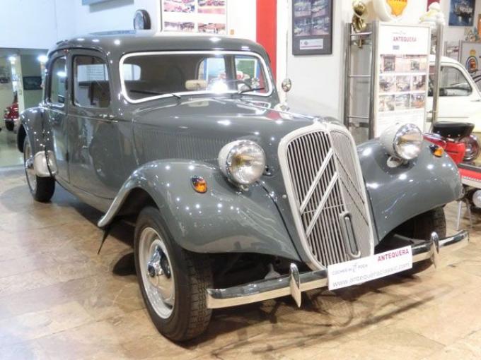 Citroen Traction AVANT 11 B de 1954