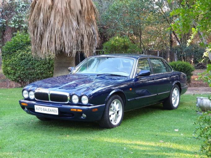 Jaguar Série - XJ 8 3.2 L V8 PACK CLASSIC de 1999