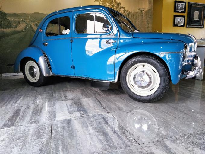 Renault 4 CV  de 1957