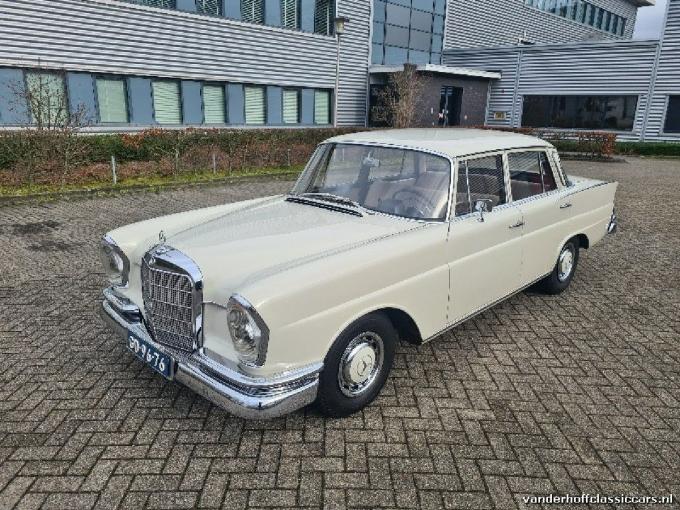 Mercedes-Benz 220 S de 1961