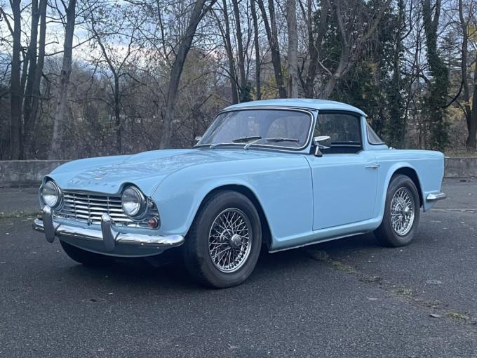 Triumph TR4 A - Surrey Top de 1964