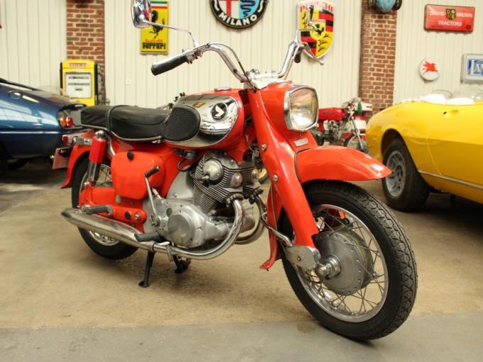 Moto Honda CA78 Dream 305 cc de 1965