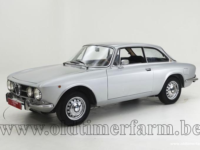 Alfa Roméo Giulia GT Veloce '71 CH8218 de 1971