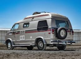 Dodge Van V8 5.2 L RAM B250  Camper