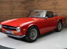 Triumph TR6 avec toit rigide