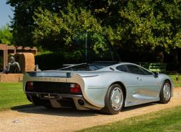 Jaguar XJ 220