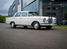 Mercedes-Benz SEB 220 Limousine