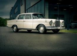 Mercedes-Benz SEB 220 Limousine