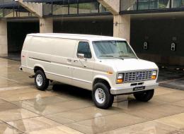 Ford Econoline  E-350 Super Cargo 7.5 V8 