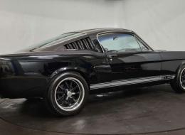 Ford Mustang V8 Fastback