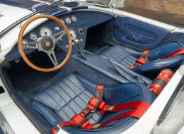 AC Cobra Replica V8