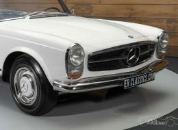 Mercedes-Benz SL 230
