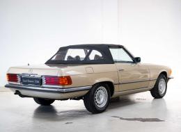 Mercedes-Benz SL 350 R107