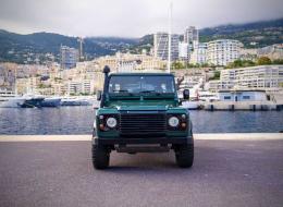 LandRover Defender Pick-UP 1 of 1