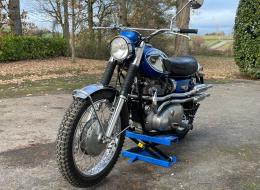 Moto Kawazaki W 650 Commander W2 TT