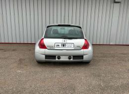 Renault Clio V6