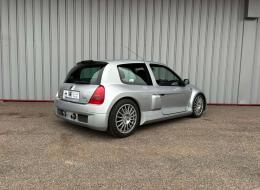Renault Clio V6
