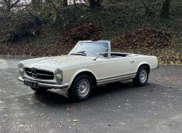 Mercedes-Benz SL 230 Pagode