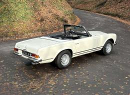 Mercedes-Benz SL 230 Pagode