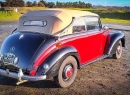 Mercedes-Benz 220 B Cabriolet