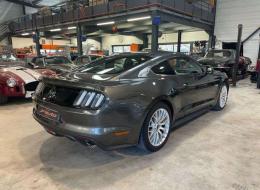 Ford Mustang Fastback 5.0 l V8 421 ch