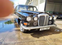 Daimler Limousine van den plas
