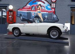 MG B ROADSTER