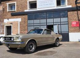 Ford Mustang Fastback 289 ci boite Manuelle 4 Rapports  de 1965