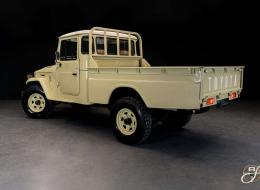 Toyota Land Cruiser FJ45 Pick up