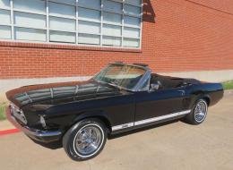 Ford Mustang CABRIOLET 