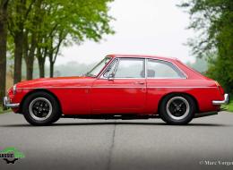 MG B GT V8