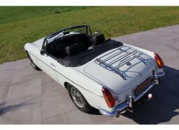MG B Roadster