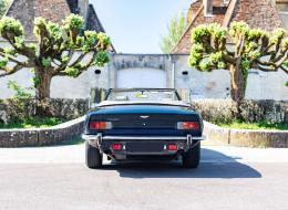 Aston Martin V8 Volante
