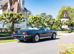 Aston Martin V8 Volante