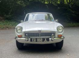 MG B GT