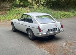 MG B GT