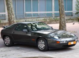 Porsche 928 S4