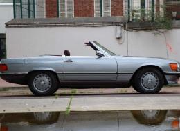Mercedes-Benz SL 560