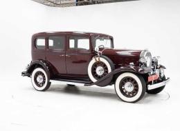 Buick Sedan 57 S 8 Cylinder '32 CH1900e