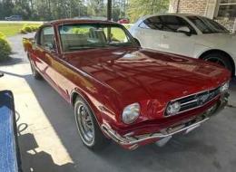 Ford Mustang FASTBACK GT